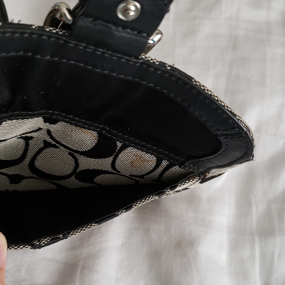 Coach Signature Wristlet - Picture 5 of 6